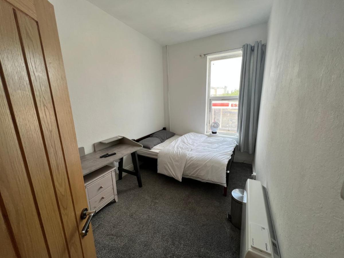 Room In New Flat ウォールソール エクステリア 写真
